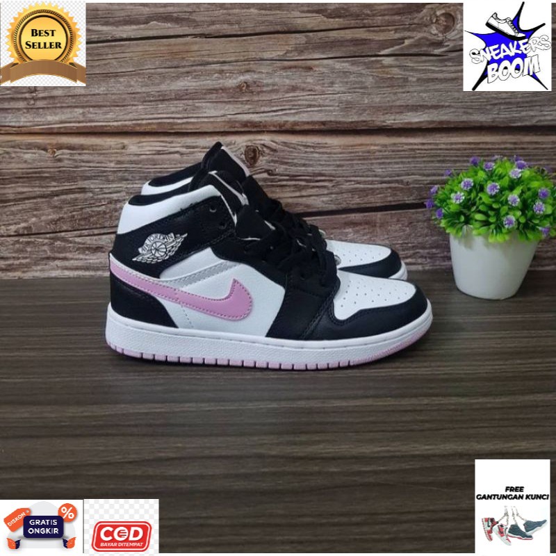 Sepatu Nike Air Jordan 1 Mid SE White Light Arctic Pink