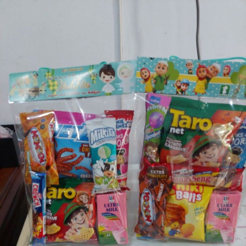 

Paket Bingkisan Snack Lebaran