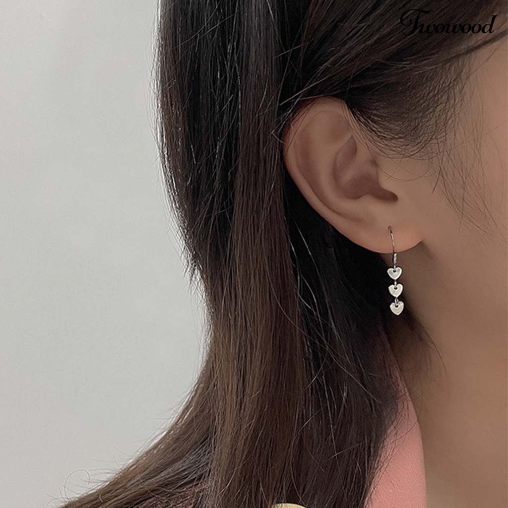 Anting Juntai Bentuk Hati Aksen Rumbai Untuk Kencan