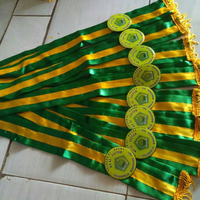 Samir / kalung wisuda bahan Peles + pin (akrilik/resin/ceplok)