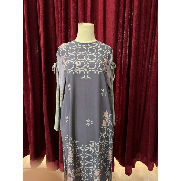 Ria Miranda Tunik & Scarf