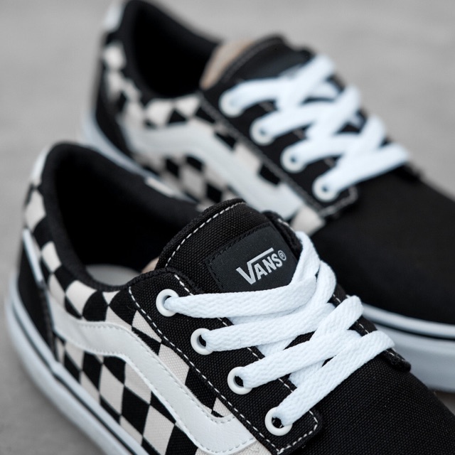 harga vans checkerboard