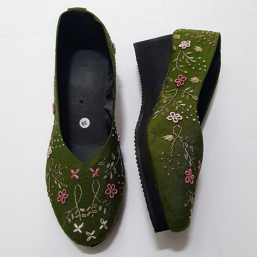 etnik fashion sepatu hak tinggi wanita pesta wedges slip on terbaru murah sulam hijau daun