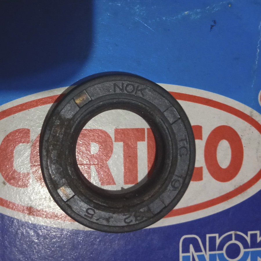 SIL SEAL BOREM L300 DIESEL 19X32X5 NOK CORTECO