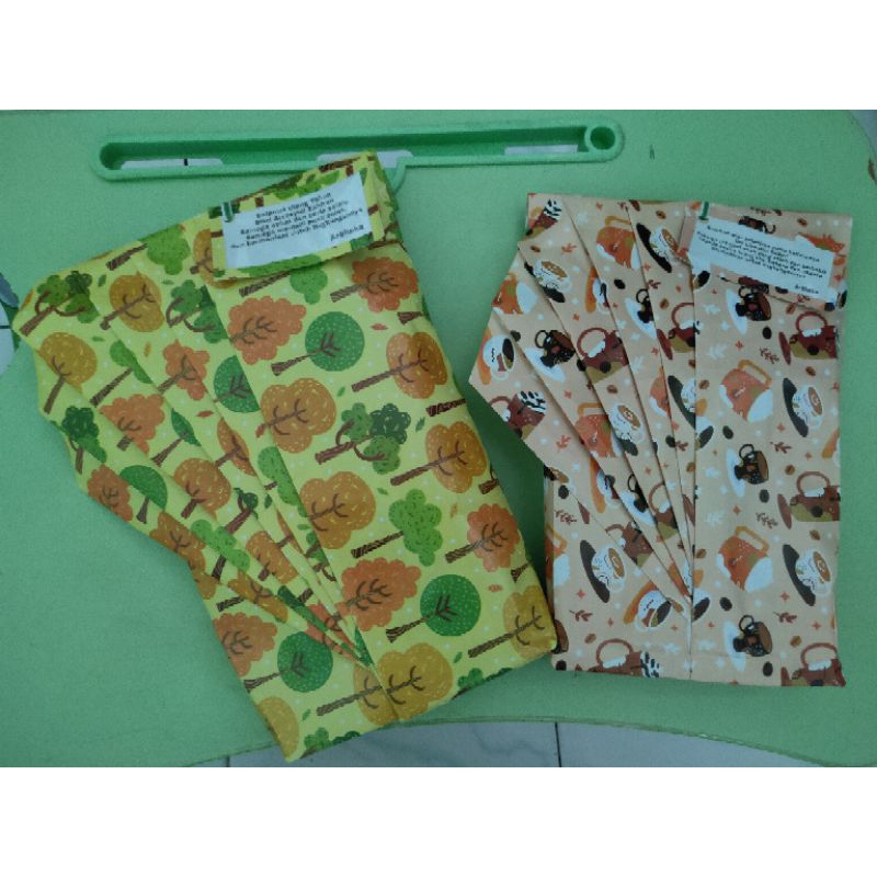 

Bungkus Kertas Kado Free Kartu Ucapan