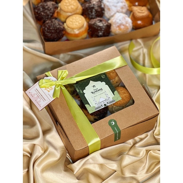 

Donat Kentang Hampers / Birthday Gift