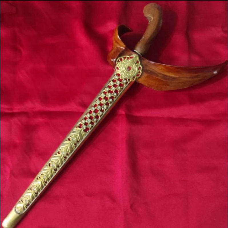 Keris Sengkelat Luk 13