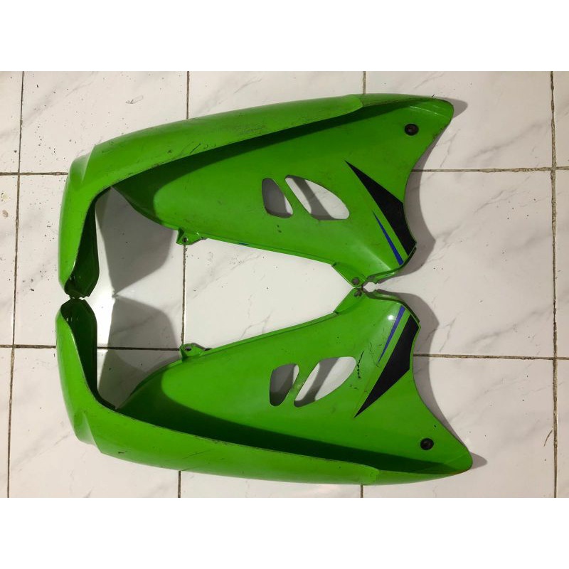 Body Cover Sayap Luar Sayap Sirip Bagian Depan Set Kanan Kiri Kawasaki BLITZ BLITZ R Original (Warna