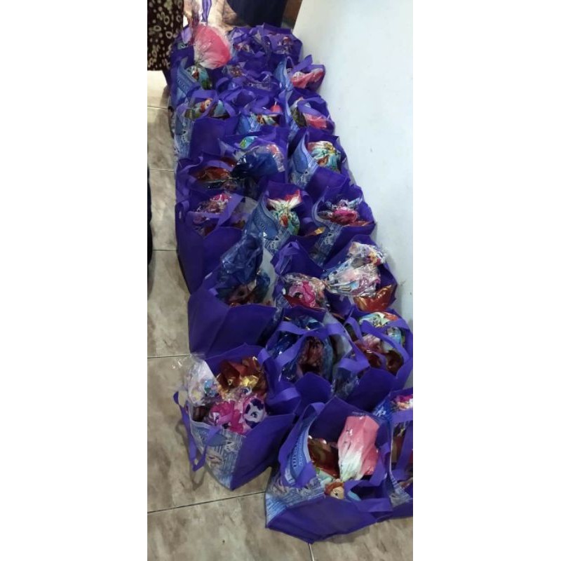 

Souvenir Tas Ultah/ Goodibag ukuran 25x30x18 cm