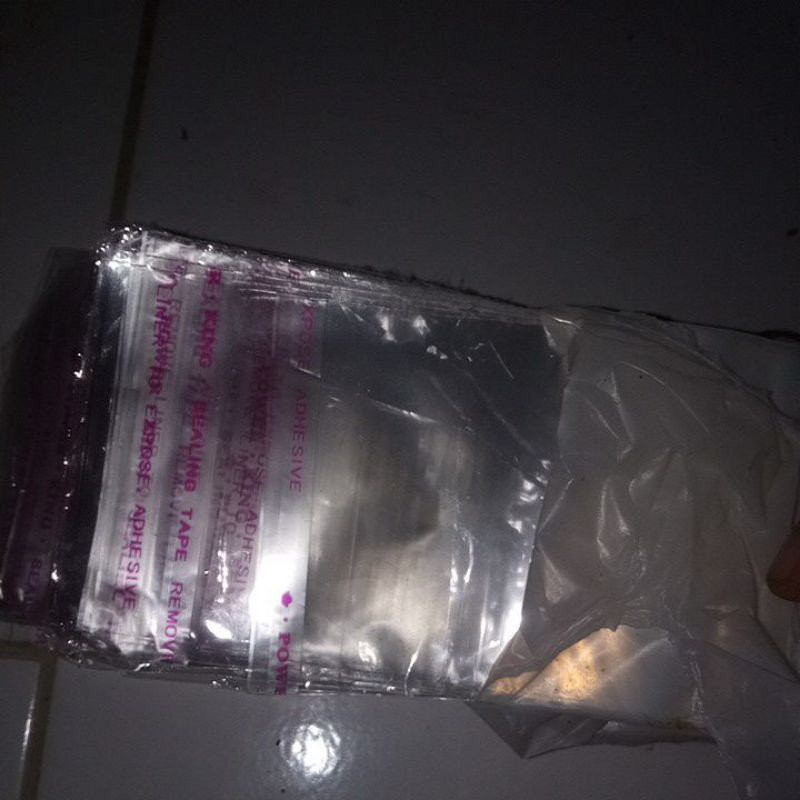 

plastik uang