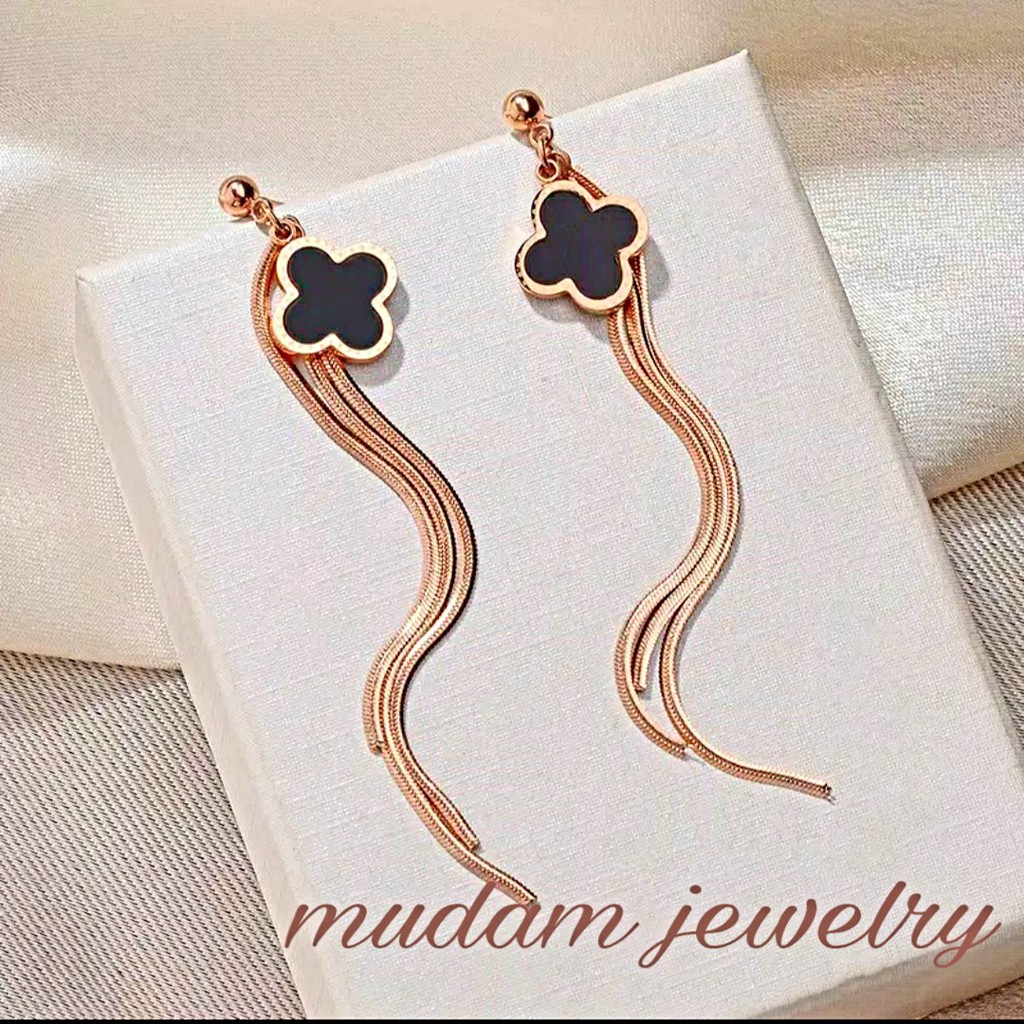 Anting Titanium L* Gantung Panjang Aksen Daun Semanggi Rose Gold Dan Gold