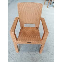Kursi Plastik Sandaran Tangan Rotan Napolly Kuratsen Raja 8R3 Jati