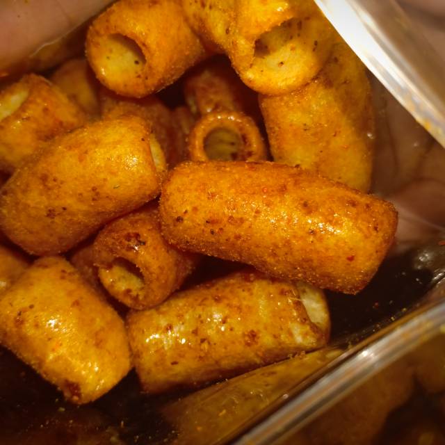 

Cemilan snack murah banjarmasin Makaroni gulmer (gula merah) kemasan standar