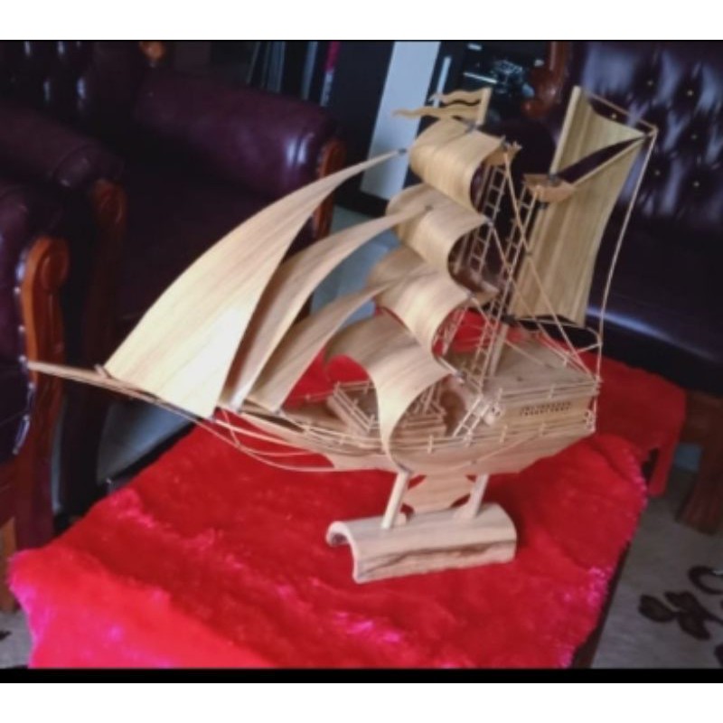 miniatur kapal pinisi full bambu