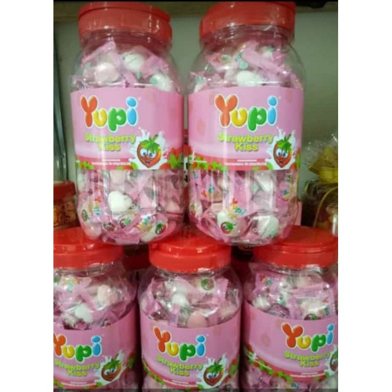 

yupi strawberry kiss 300gr