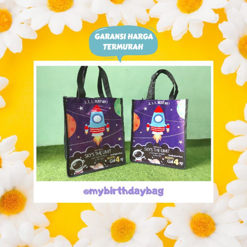 

Tas Souvenir Ultah Anak Custom Gambar Astronot EXCLUSIVE SHOPEE