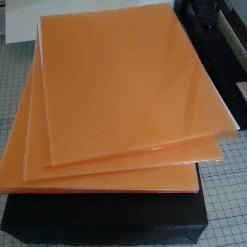 

KARET STEMPEL RUNAFLEX KUNING 19X25 CM