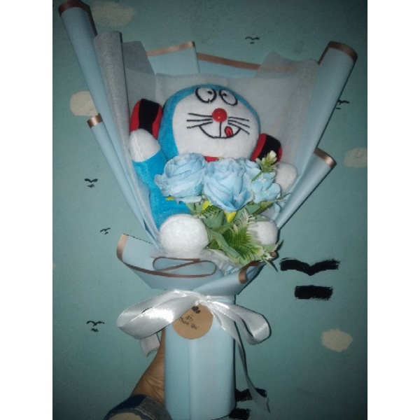 

DIY BOUQUET BONEKA DORAEMON MURAH