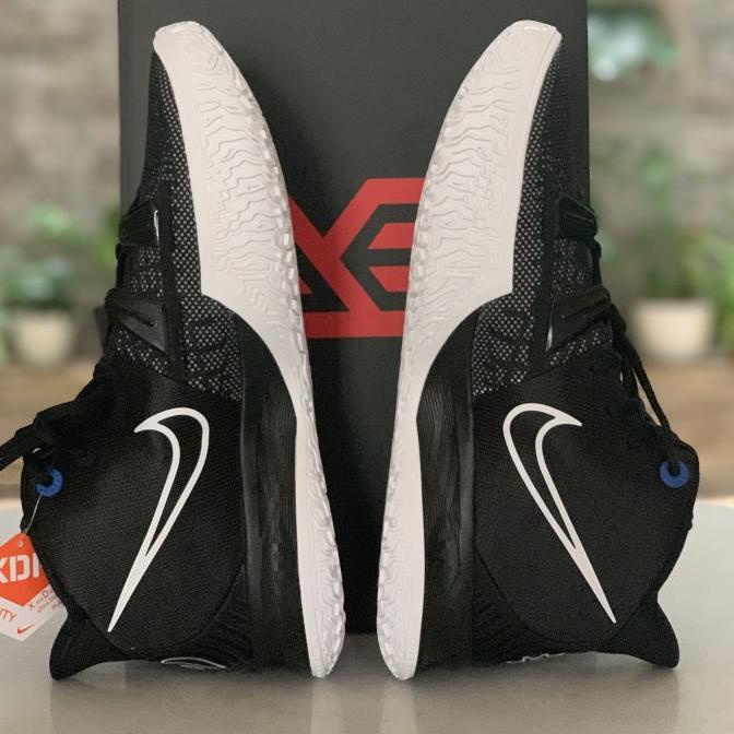 kyrie low 2 size 7