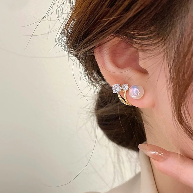 Anting Tusuk Model Mutiara Bahan Metal Warna Emas Untuk Wanita