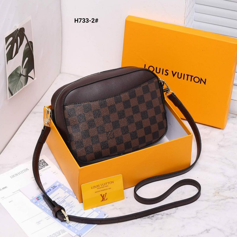 N3 Louis Vuitton Camera In Signature Coacted With Sling Bag Include Box Lv H733-2
