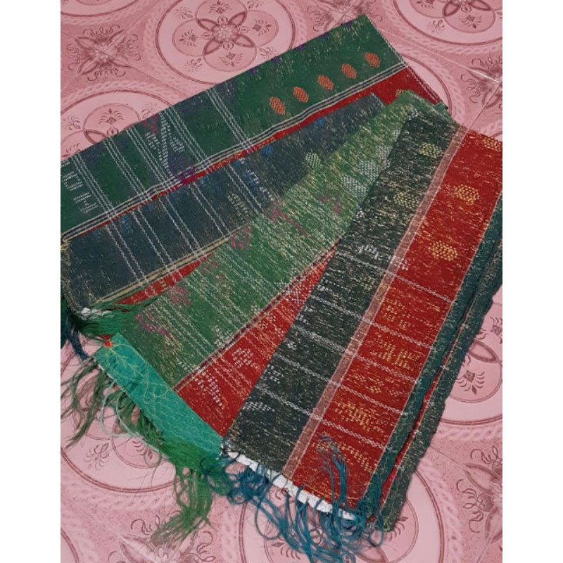 ULOS SADUM MERAH SISI HIJAU BORDIR