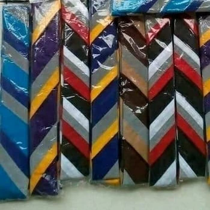 SCRAF PRAMUKA BERWARNA - Hitam