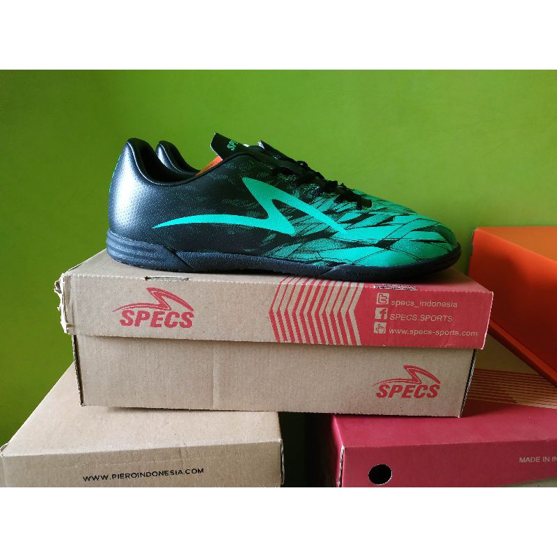 SEPATU FUTSAL SPECS VICTORY 19 IN BLACK/MANTIS