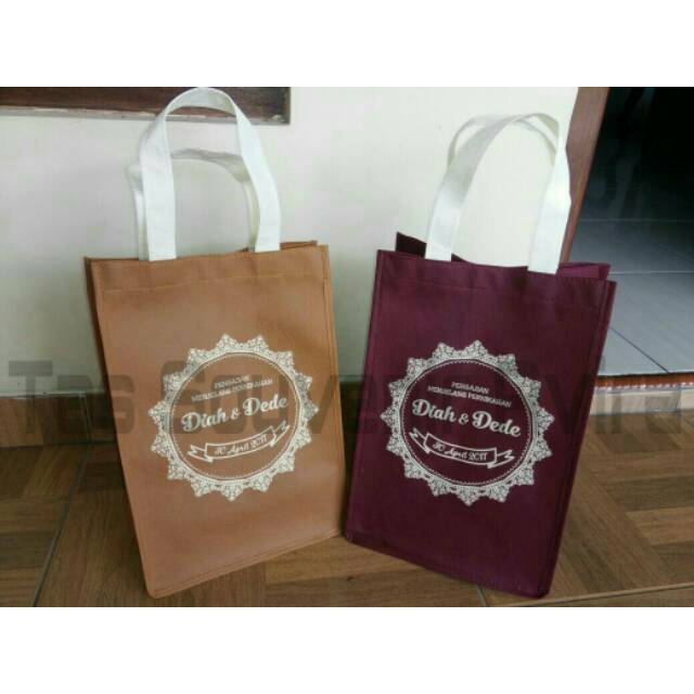 

Tas Berkat / Tas Tasyakuran / Tas Kotak Nasi uk. 20x20x30
