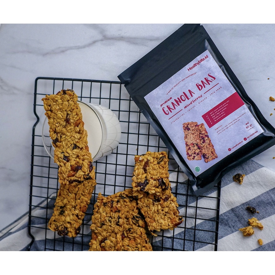 

Premium Granola Mixed Berries Granola Bar (2 Bars) - Cranberry, Raisins, Almond, Chia Seed