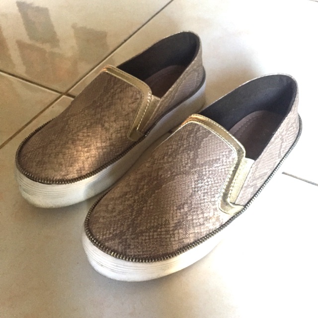 Sepatu platform Symbolize second 250k