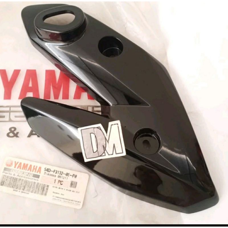 cover kuping lampu depan kanan Scorpio Z new hitam 54D-F3132-00-P0 original Yamaha