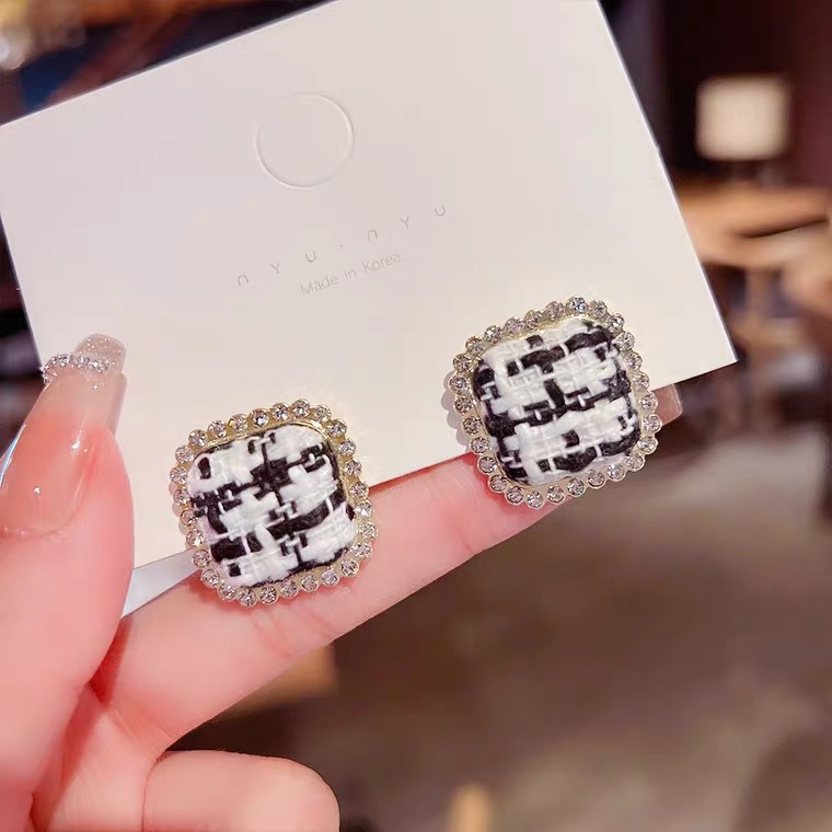 Anting Tusuk Motif Kotak-Kotak Hias Berlian Imitasi Ala Perancis Untuk Wanita