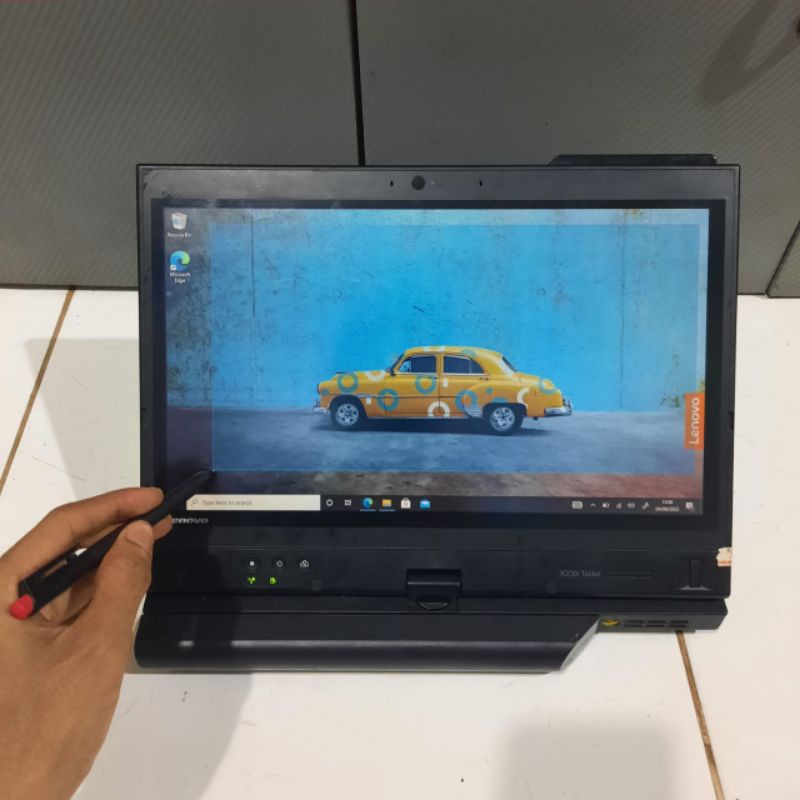 Laptop Thinkpad X230i Tablet Core i3-2370M incloud Pen Stylus Ram 4 Gb /320 Gb ( Full Touchscreen) Layar Flip Bisa Diputar Jadi Tab