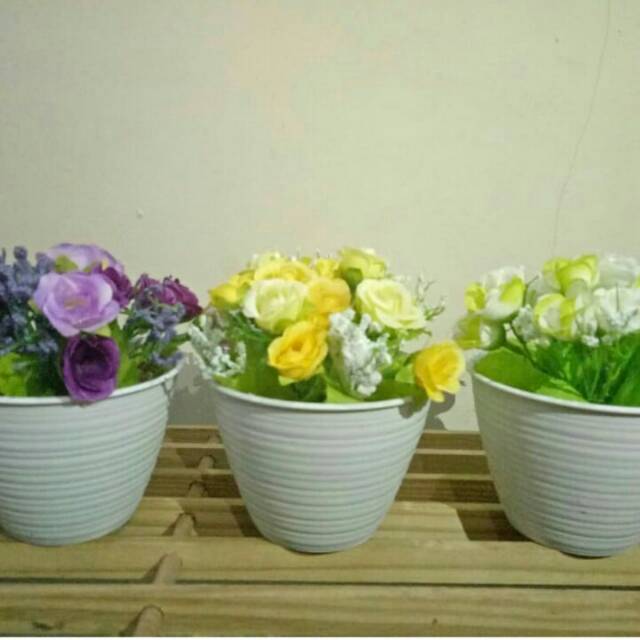 Bunga Hias Mawar + Pot