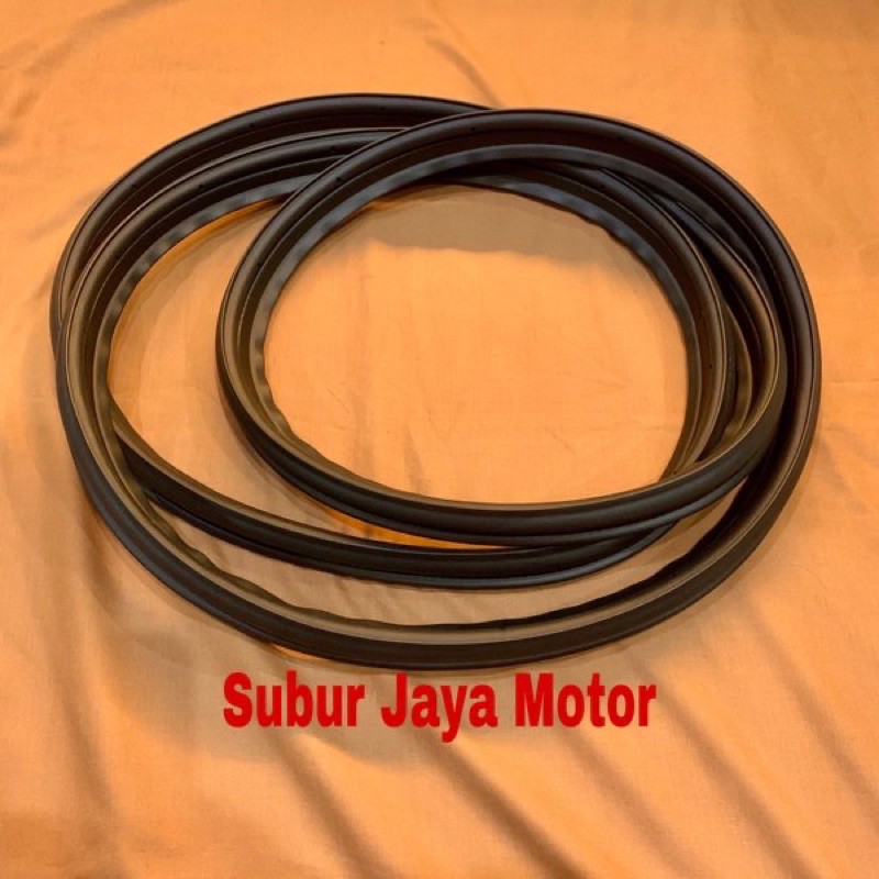 Karet pintu bagasi BMW E46