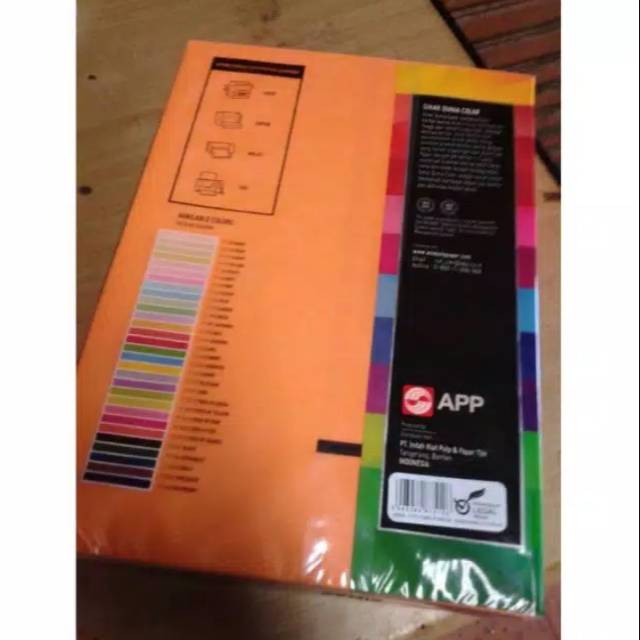 

Kertas Warna. Ukuran A4 80gram. IT-371 Cyber HP Orange.