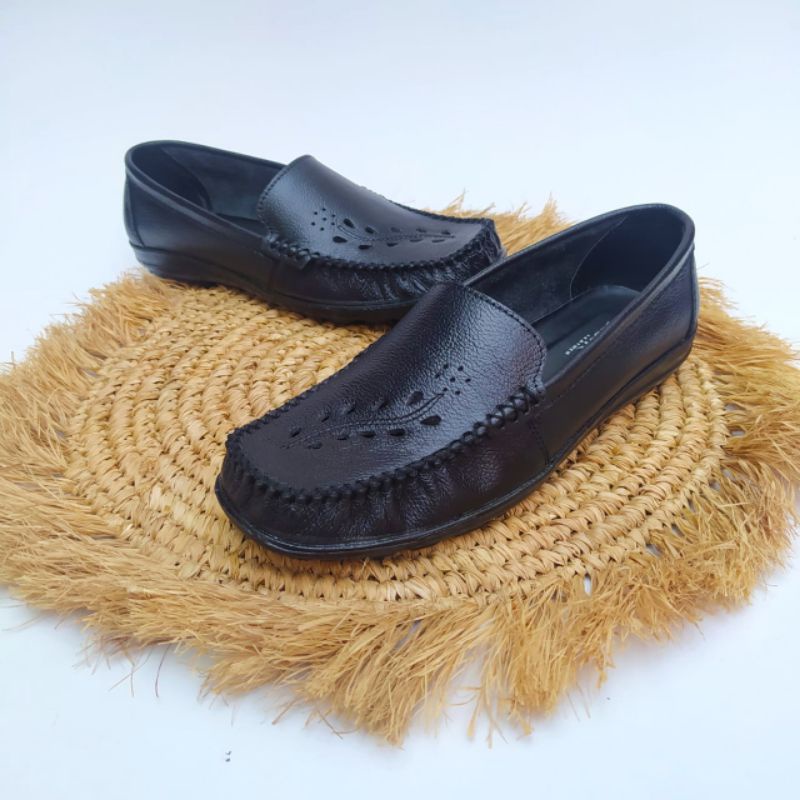 Sepatu Santai Formal Wanita Kulit Asli