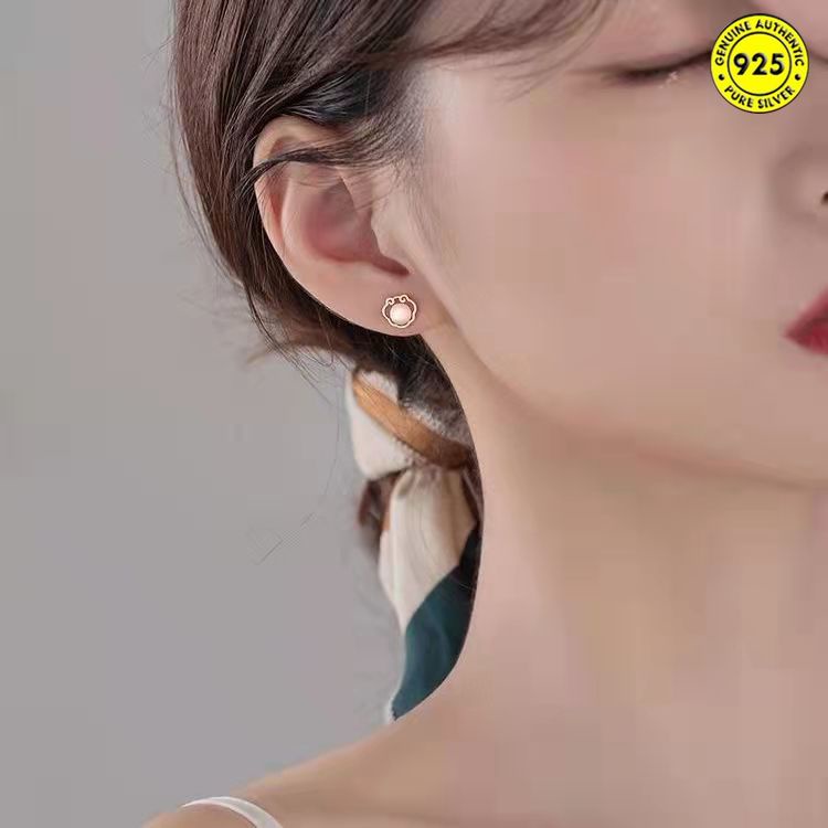 White Cat Eye Ruyi Longevity Lock Stud Earrings Female Chinese Style Retro Earrings Temperament Gentle Lady's Earrings