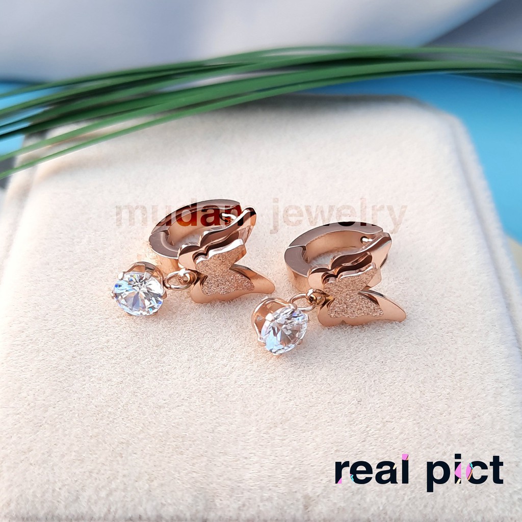 Anting Jepit Titanium Aksen Kupu-Kupu Dengan Diamond Tersedia Warna Rose Gold dan Gold