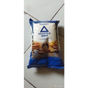 

Tepung Segitiga Biru