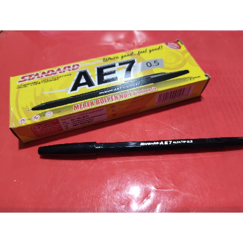 

Bolpen Standard AE7 warna hitam