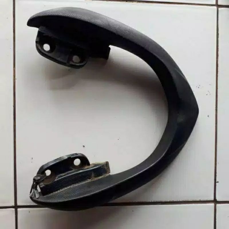 behel belakang honda beat karbu