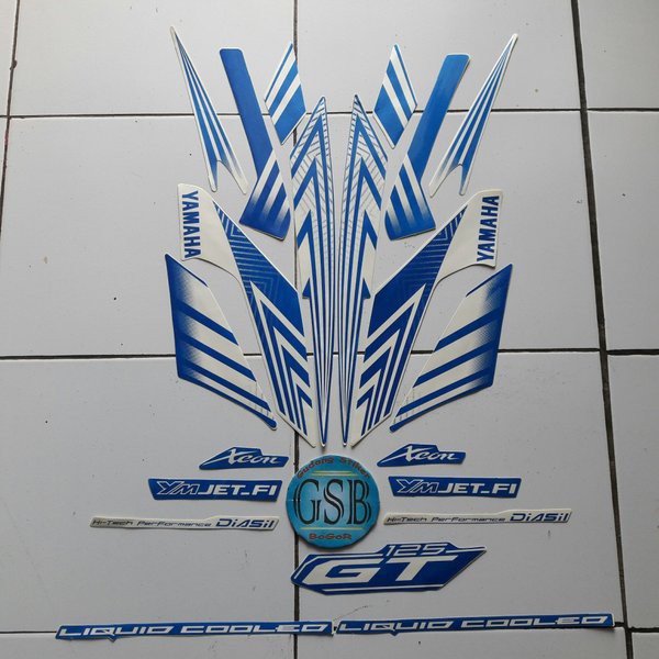 stiker motor yamaha xeon gt 125 2013 putih-biru