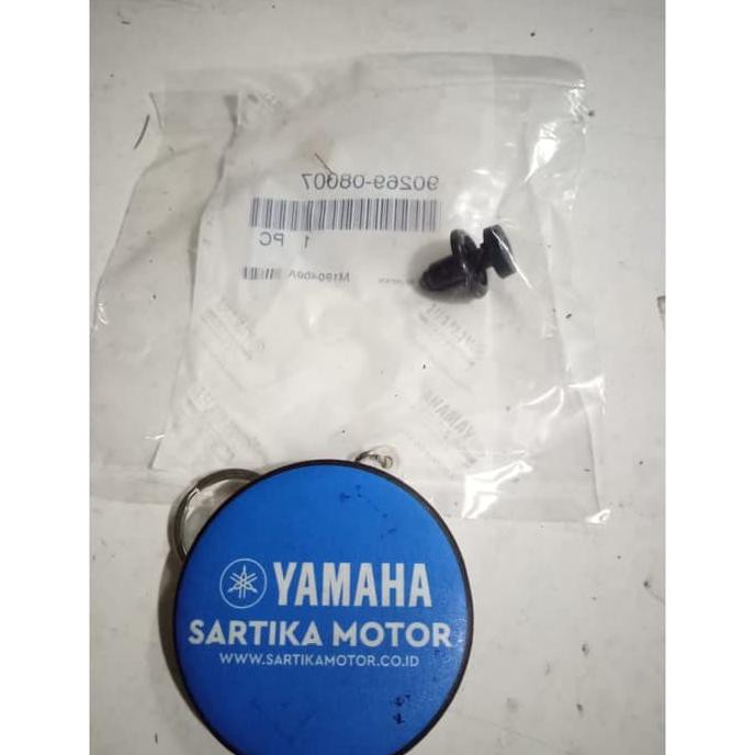 Original Rivet Windshield Yamaha Xmax