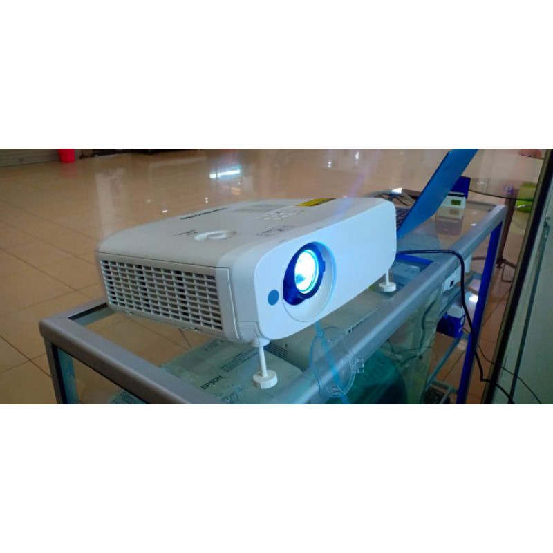 proyektor panasonic PT-VX610 panasonic VX610A garansi resmi