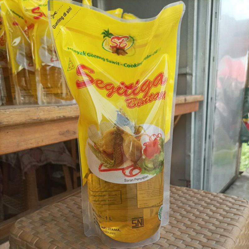 Minyak Goreng Segitiga Bintang