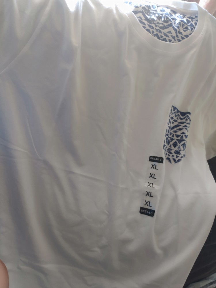 Kaos / T-shirt Details Putih Round Neck Motif Batik Dengan Kantong ( 100% Katun)