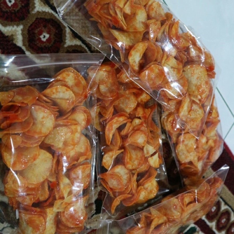 

Keripik Balado / Kripik Singkong / Kripik Balado Minang / Oleh-oleh Minang / Keripuk Singkong Renyah
