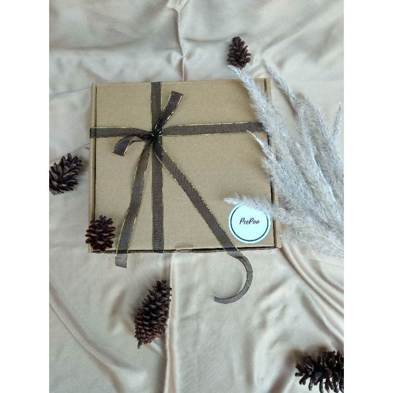 

HAMPERS COWOK/HOODIE COWOK/HOODIE POLOS/GIFT BOX/KADO WISUDA/KADO ULANGTAHUN/HAMPERS LEBARAN